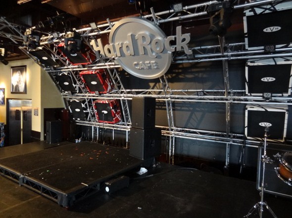 Hard-Rock-Cafe-Las-Vegas-Rock-Music-Memorabilia-001