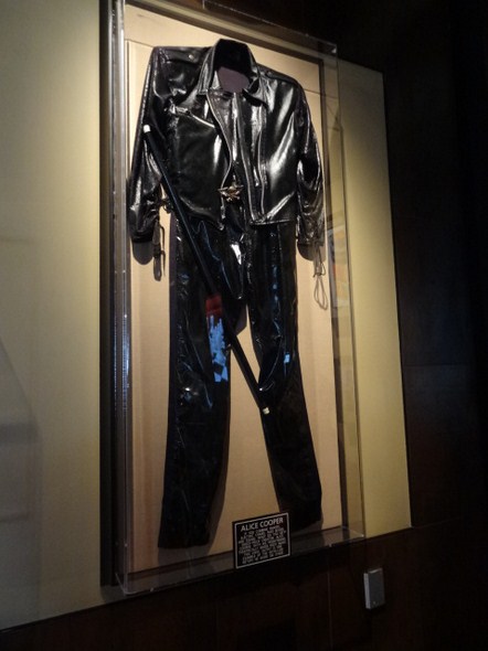 Hard-Rock-Cafe-Las-Vegas-Rock-Music-Memorabilia-001