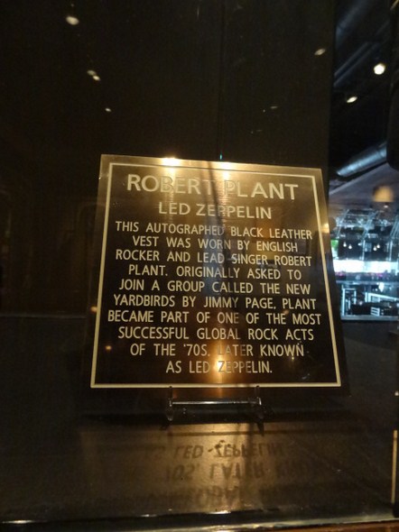 Hard-Rock-Cafe-Las-Vegas-Rock-Music-Memorabilia-001