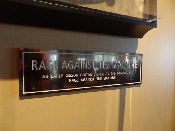 Hard-Rock-Cafe-Las-Vegas-Rock-Music-Memorabilia-001