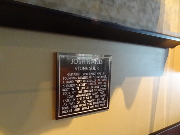 Hard-Rock-Cafe-Las-Vegas-Rock-Music-Memorabilia-001