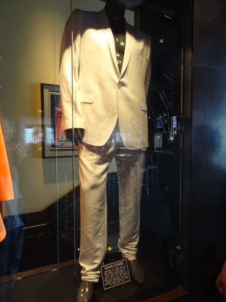 Hard-Rock-Cafe-Las-Vegas-Rock-Music-Memorabilia-001