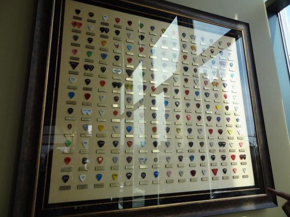 Hard-Rock-Cafe-Las-Vegas-Rock-Music-Memorabilia-001