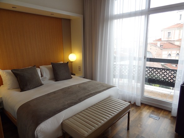 Hotel-Review-ME-Madrid-Reina-Victoria-Spain-01