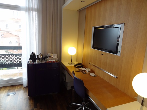 Hotel-Review-ME-Madrid-Reina-Victoria-Spain-01