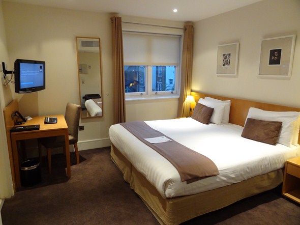 base2stay-Kensington-Hotel-Review-London-Photos-1
