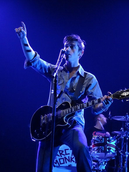Rock-Subculture-Black-Keys-Arctic-Monkeys-Sacramento-001