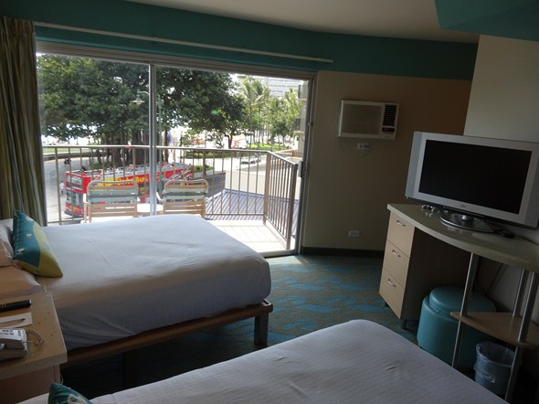 Rock-Subculture-Hotel-Resort-Review-Aston-Circle-Waikiki-01