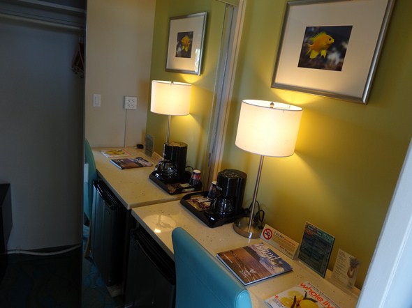 Rock-Subculture-Hotel-Resort-Review-Aston-Circle-Waikiki-01