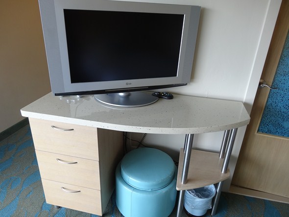 Rock-Subculture-Hotel-Resort-Review-Aston-Circle-Waikiki-01