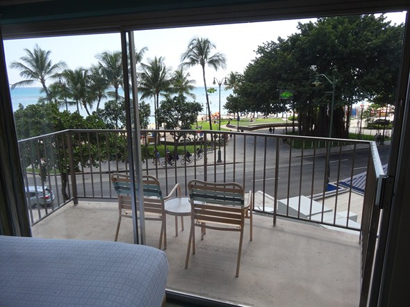 Rock-Subculture-Hotel-Resort-Review-Aston-Circle-Waikiki-01