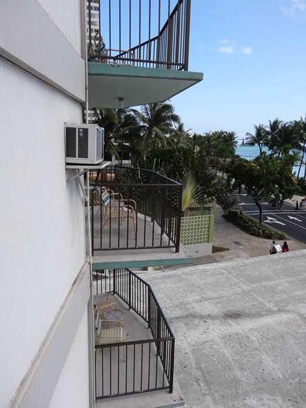 Rock-Subculture-Hotel-Resort-Review-Aston-Circle-Waikiki-01