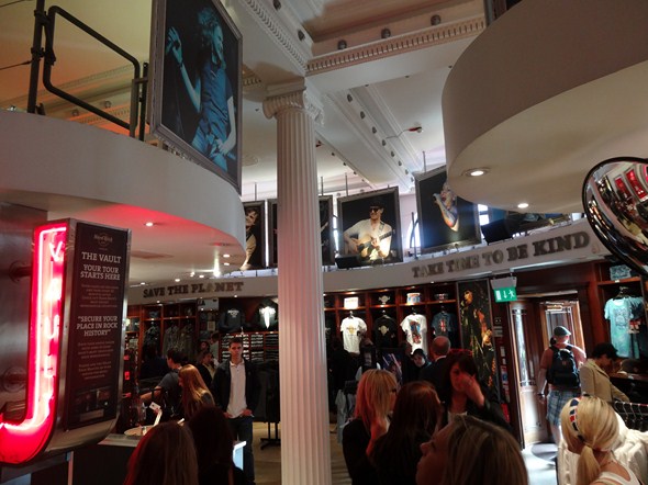 Rock-Subculture-Hard-Rock-Cafe-London-England-Photos-001