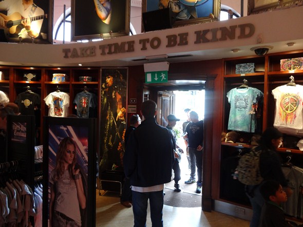 Rock-Subculture-Hard-Rock-Cafe-London-England-Photos-001