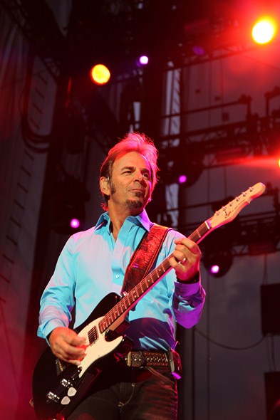 Rock-Subculture-Music-Concert-Review-Journey-Harveys-Lake-Tahoe-C-001