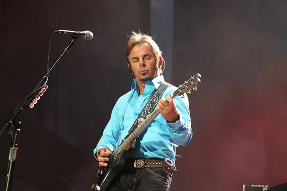 Rock-Subculture-Music-Concert-Review-Journey-Harveys-Lake-Tahoe-C-001