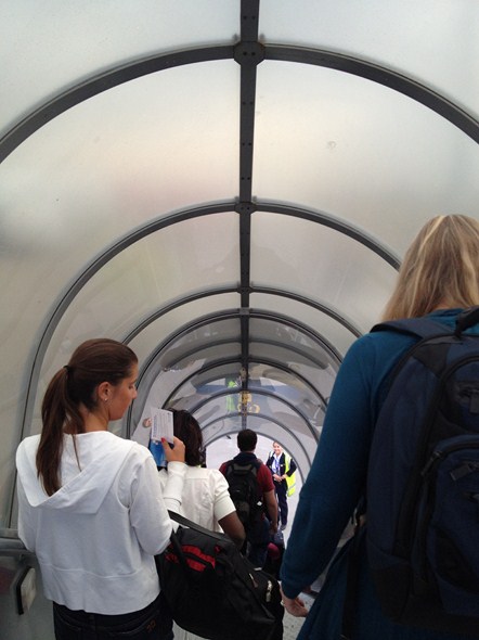 United-Flight-959-LHR-ORD-London-Heathrow-Emergency-Landing-August-27-2012-Engine-Equipment-Problem-Issue-33
