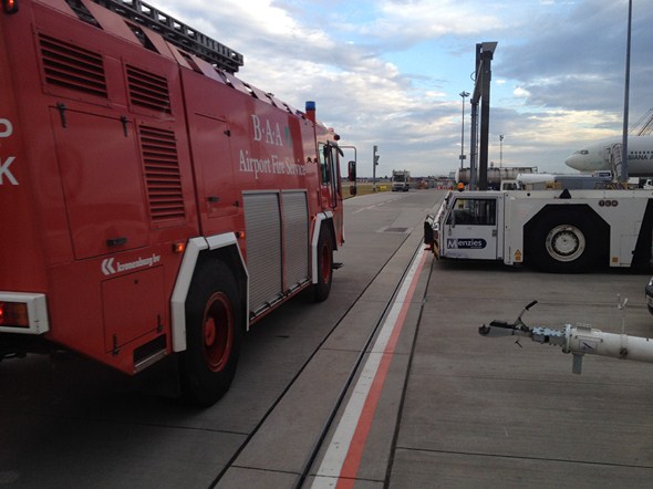 United-Flight-959-LHR-ORD-London-Heathrow-Emergency-Landing-August-27-2012-Engine-Equipment-Problem-Issue-40