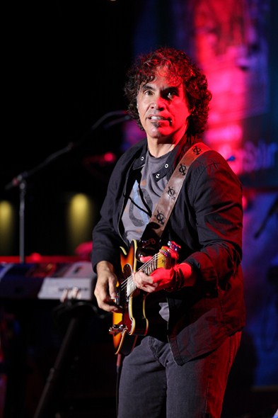 Daryl-Hall-John-Oates-Concert-Review-Mountain-Winery-2012-Rock-Subculture-C-001
