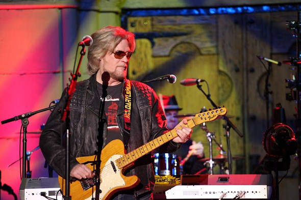 Daryl-Hall-John-Oates-Concert-Review-Mountain-Winery-2012-Rock-Subculture-C-001