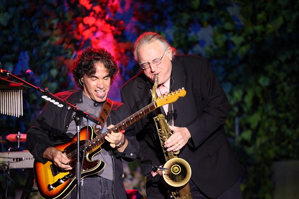 Daryl-Hall-John-Oates-Concert-Review-Mountain-Winery-2012-Rock-Subculture-C-001