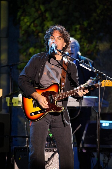 Daryl-Hall-John-Oates-Concert-Review-Mountain-Winery-2012-Rock-Subculture-C-001