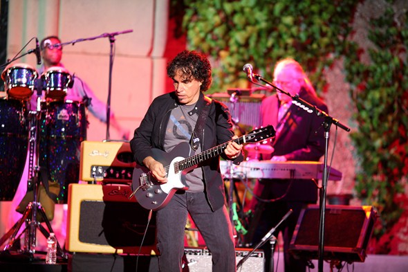 Daryl-Hall-John-Oates-Concert-Review-Mountain-Winery-2012-Rock-Subculture-C-001