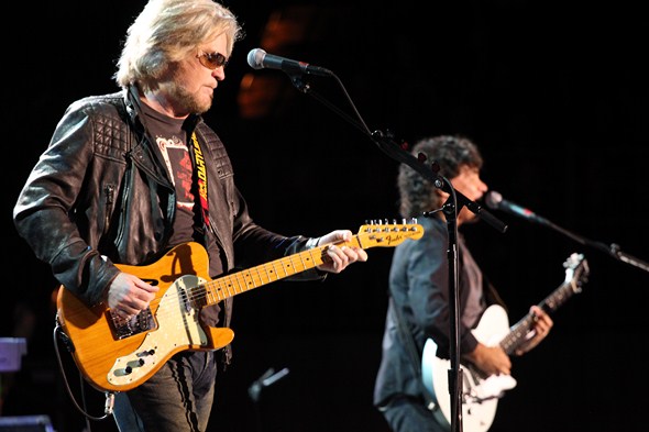 Daryl-Hall-John-Oates-Concert-Review-Mountain-Winery-2012-Rock-Subculture-C-001