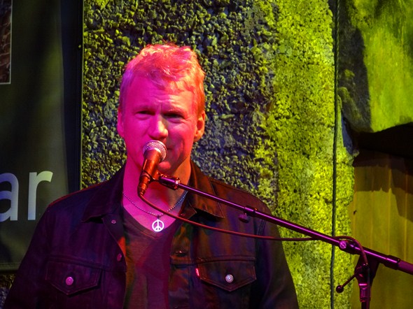 Daryl-Hall-John-Oates-Concert-Review-Mountain-Winery-2012-Rock-Subculture-V-001