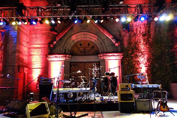 Daryl-Hall-John-Oates-Concert-Review-Mountain-Winery-2012-Rock-Subculture-X-001