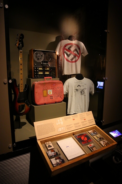 EMP-Museum-Seattle-Music-Movie-Prop-Memorabilia-Nirvana-Horror-Sci-Fi-Original-Prop-Blog-Rock-Subculture-Review-Report-Coverage-News-RSJ