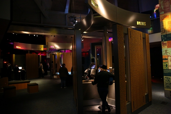 EMP-Museum-Seattle-Music-Movie-Prop-Memorabilia-Nirvana-Horror-Sci-Fi-Original-Prop-Blog-Rock-Subculture-Review-Report-Coverage-News-RSJ