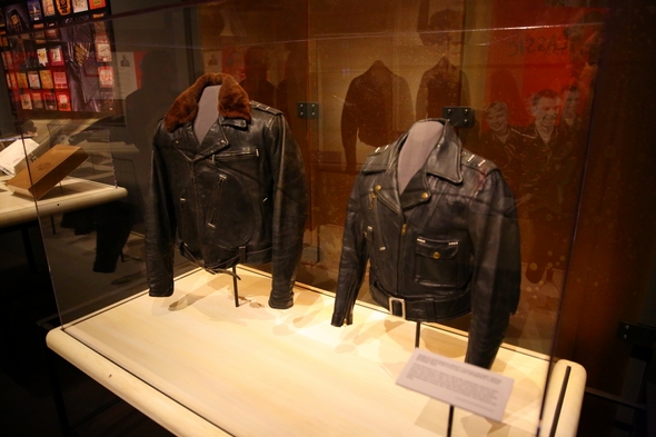 EMP-Museum-Seattle-Music-Movie-Prop-Memorabilia-Nirvana-Horror-Sci-Fi-Original-Prop-Blog-Rock-Subculture-Review-Report-Coverage-News-RSJ