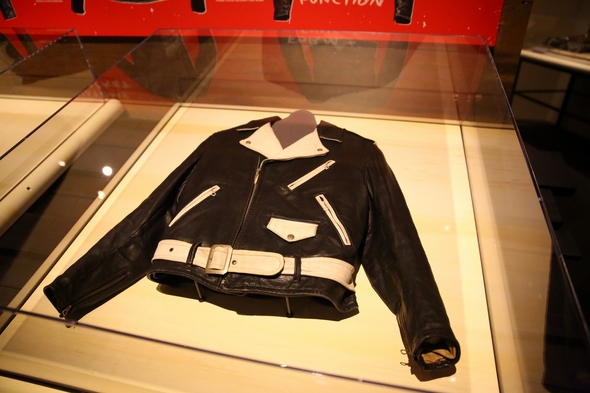 EMP-Museum-Seattle-Music-Movie-Prop-Memorabilia-Nirvana-Horror-Sci-Fi-Original-Prop-Blog-Rock-Subculture-Review-Report-Coverage-News-RSJ
