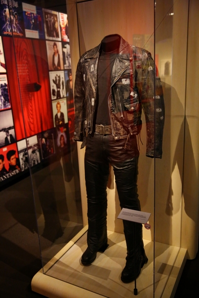 EMP-Museum-Seattle-Music-Movie-Prop-Memorabilia-Nirvana-Horror-Sci-Fi-Original-Prop-Blog-Rock-Subculture-Review-Report-Coverage-News-RSJ