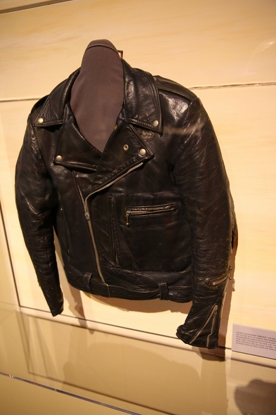 EMP-Museum-Seattle-Music-Movie-Prop-Memorabilia-Nirvana-Horror-Sci-Fi-Original-Prop-Blog-Rock-Subculture-Review-Report-Coverage-News-RSJ