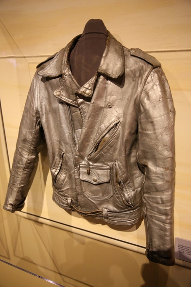 EMP-Museum-Seattle-Music-Movie-Prop-Memorabilia-Nirvana-Horror-Sci-Fi-Original-Prop-Blog-Rock-Subculture-Review-Report-Coverage-News-RSJ