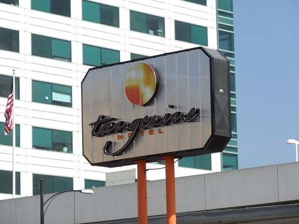 Tangerine-Hotel-Motel-Travel-Review-TripAdvisor-Burbank-Photo-Rated-01