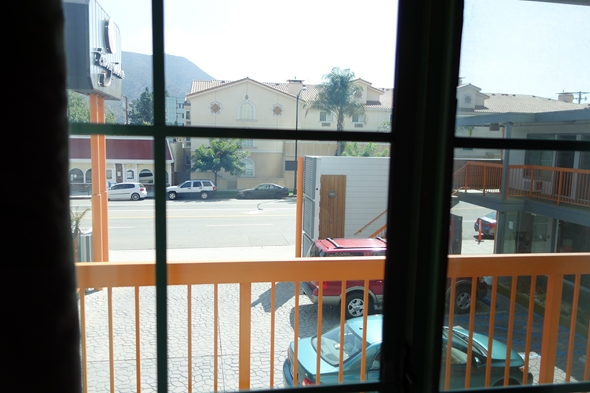 Tangerine-Hotel-Motel-Travel-Review-TripAdvisor-Burbank-Photo-Rated-01