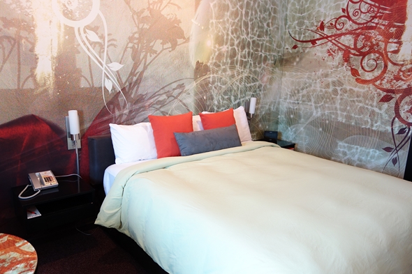 Tangerine-Hotel-Motel-Travel-Review-TripAdvisor-Burbank-Photo-Rated-01