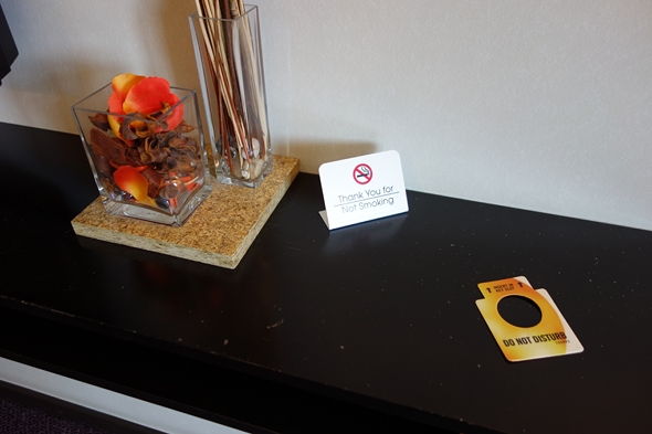 Tangerine-Hotel-Motel-Travel-Review-TripAdvisor-Burbank-Photo-Rated-01