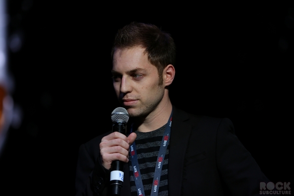 Not-So-Silent-Night-1-One-Live-105-Concert-Jack-White-Live-Nation-Concert-Review-Photos-2012-01-RSJ
