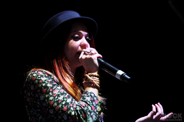 Not-So-Silent-Night-1-One-Live-105-Concert-Jack-White-Live-Nation-Concert-Review-Photos-2012-01-RSJ
