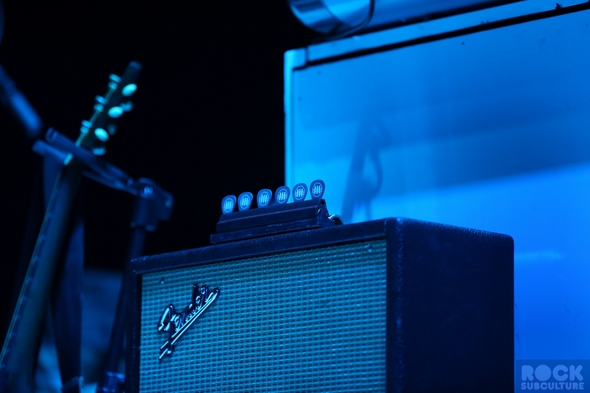 Not-So-Silent-Night-1-One-Live-105-Concert-Review-Photos-Oakland-2012