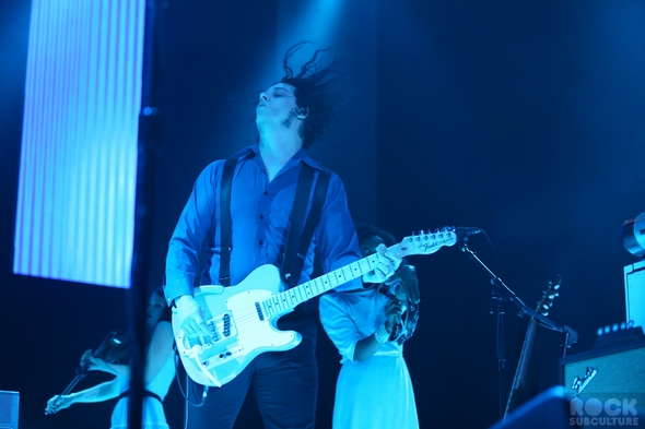 Not-So-Silent-Night-1-One-Live-105-Concert-Review-Photos-Oakland-2012
