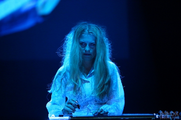 Not-So-Silent-Night-1-One-Live-105-Concert-Review-Photos-Oakland-2012