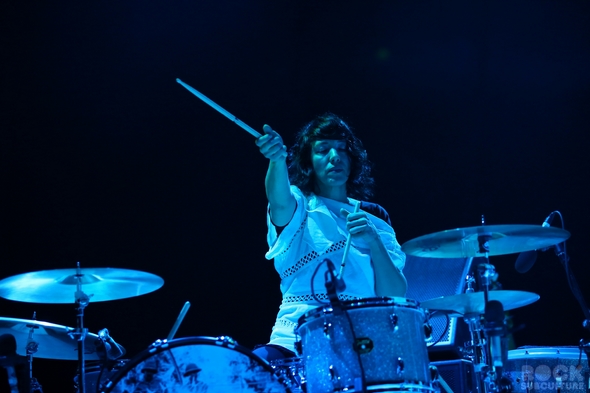 Not-So-Silent-Night-1-One-Live-105-Concert-Review-Photos-Oakland-2012
