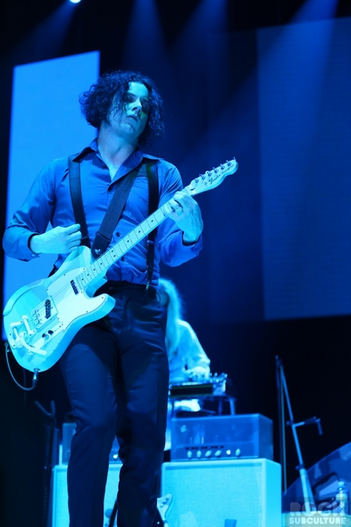 Not-So-Silent-Night-1-One-Live-105-Concert-Review-Photos-Oakland-2012