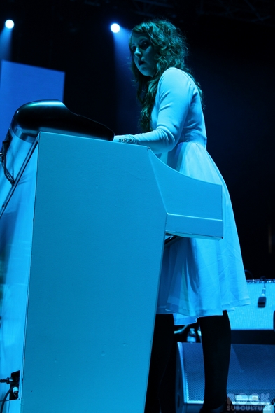 Not-So-Silent-Night-1-One-Live-105-Concert-Review-Photos-Oakland-2012