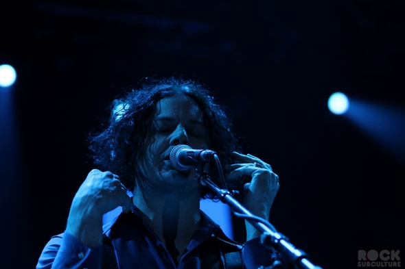 Not-So-Silent-Night-1-One-Live-105-Concert-Review-Photos-Oakland-2012